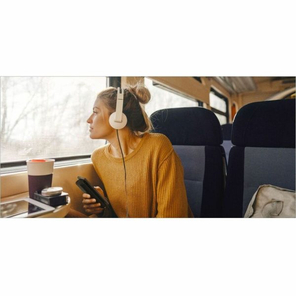 Belkin 20W 3-port USB Power Bank - 20K mAh - 2xUSB-A (12W), 1xUSB-C (15W) - Portable Charger - w/ USB-C to USB-C Cable - Black - Image 7