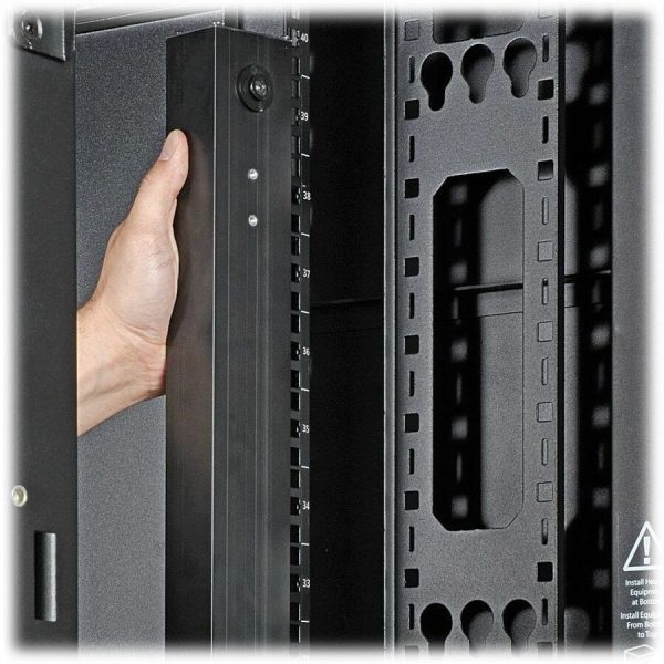 Eaton 5.5kW Single-Phase Switched PDU - LX Interface, 208/230V Outlets (20 C13 & 4 C19), L6-30P, 0U, TAA - Image 4